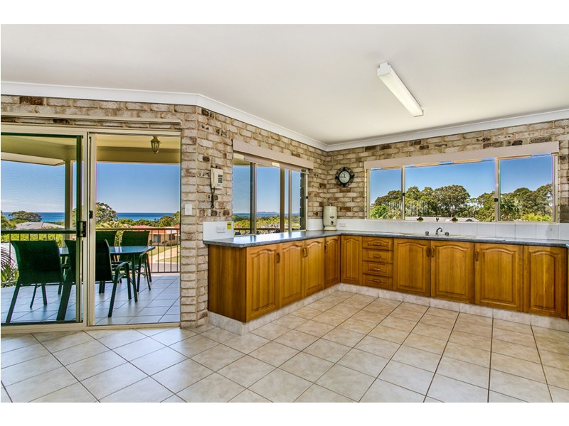 36 Yalla Kool Drive, Ocean Shores NSW 2483