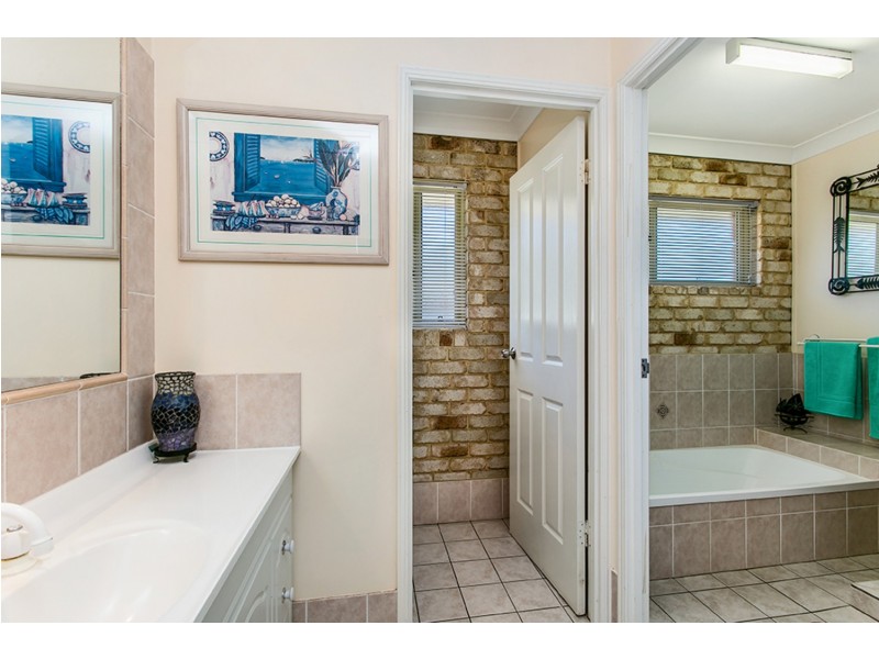 36 Yalla Kool Drive, Ocean Shores NSW 2483