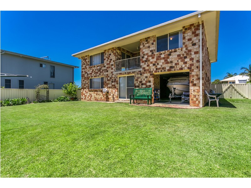 36 Yalla Kool Drive, Ocean Shores NSW 2483