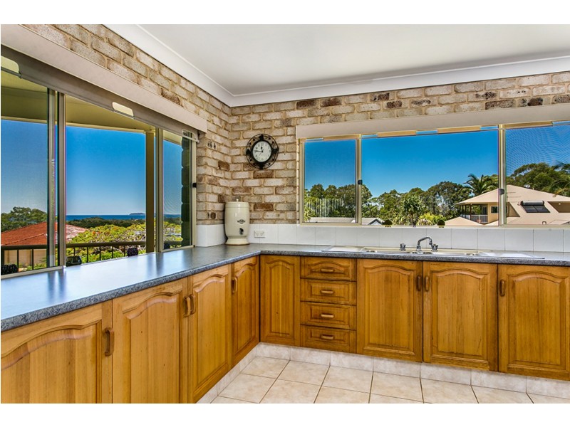 36 Yalla Kool Drive, Ocean Shores NSW 2483