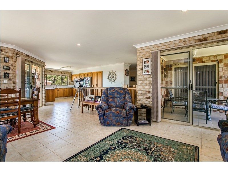 36 Yalla Kool Drive, Ocean Shores NSW 2483