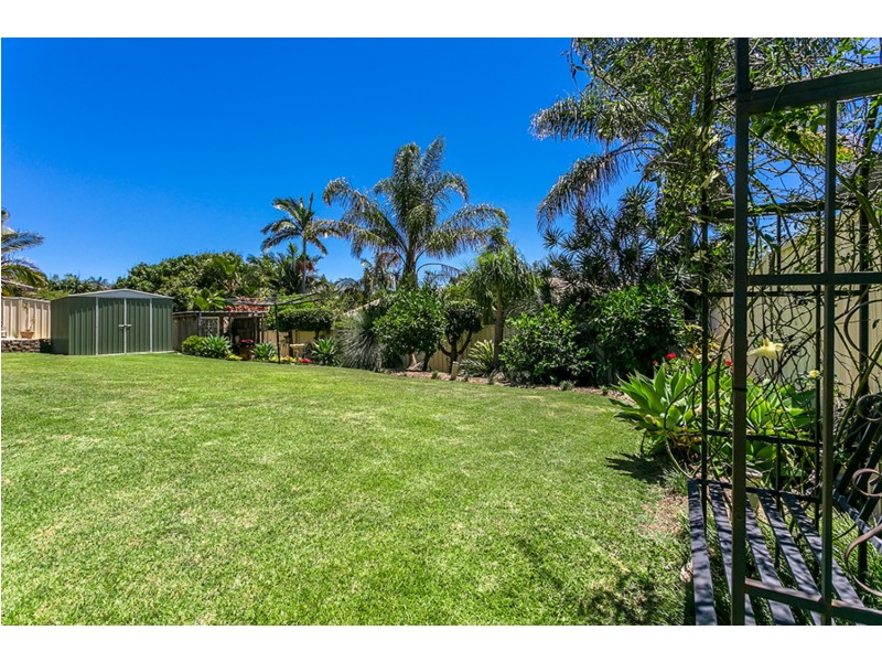 36 Yalla Kool Drive, Ocean Shores NSW 2483