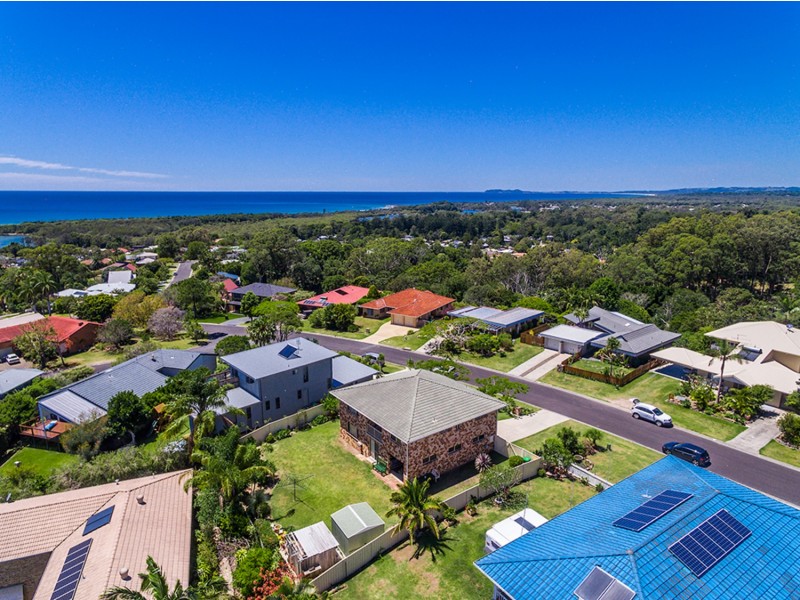 36 Yalla Kool Drive, Ocean Shores NSW 2483