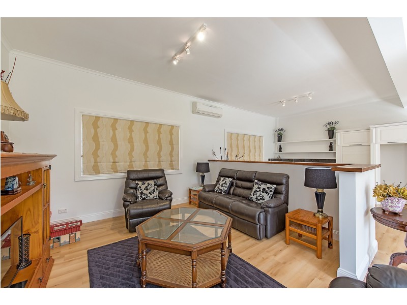 28 warrambool  rd, Ocean Shores NSW 2483