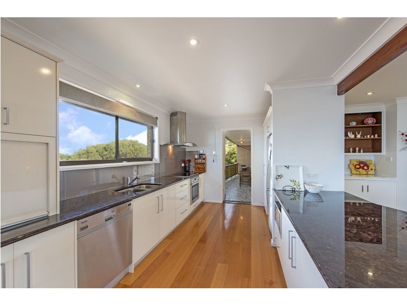 28 warrambool  rd, Ocean Shores NSW 2483