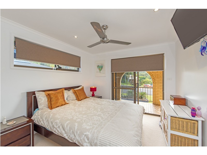 28 warrambool  rd, Ocean Shores NSW 2483
