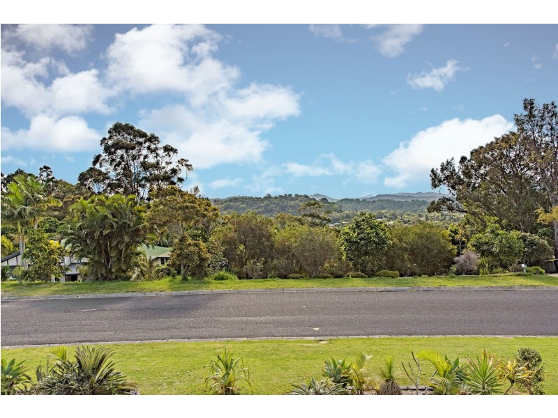 28 warrambool  rd, Ocean Shores NSW 2483