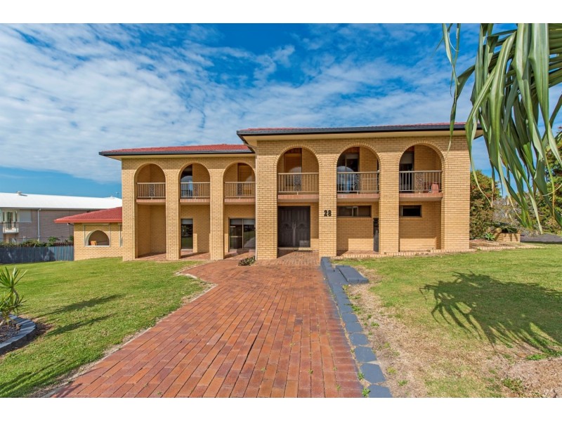 28 warrambool  rd, Ocean Shores NSW 2483