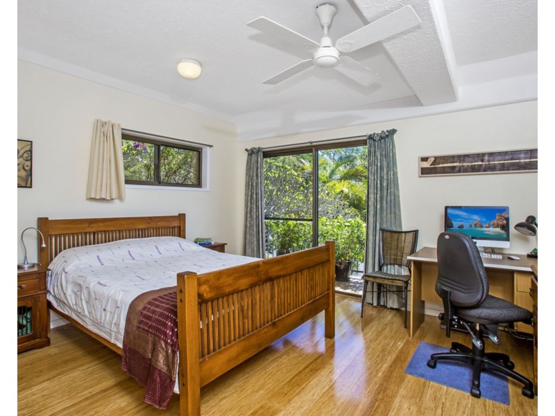 1/5 Jarrah Crescent, Ocean Shores NSW 2483