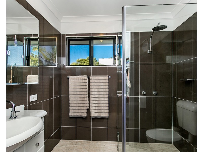4 Dugun Court, Ocean Shores NSW 2483