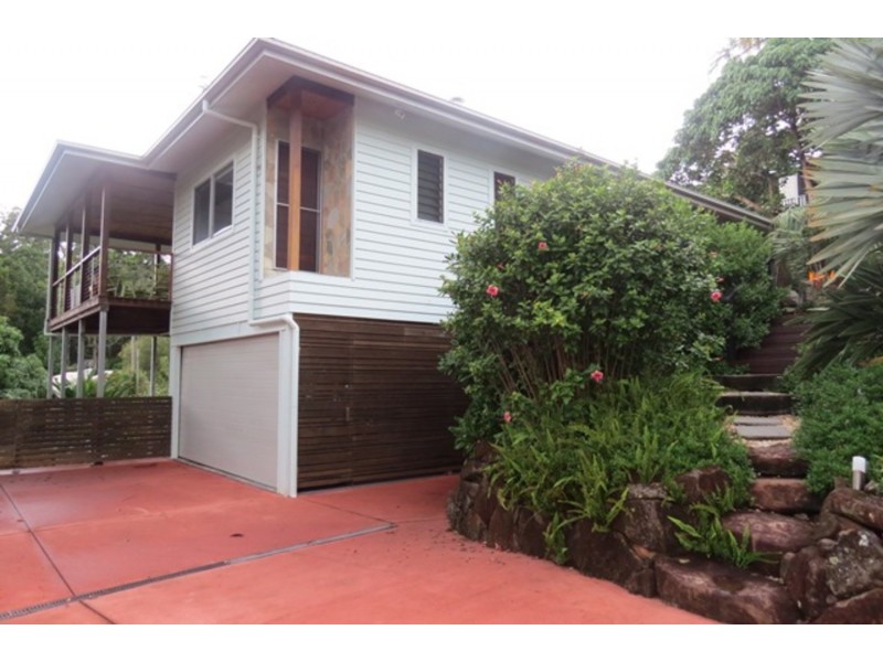 10 Bulgoon Crescent, Ocean Shores NSW 2483