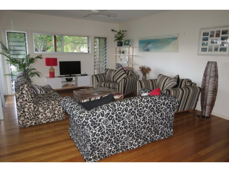 10 Bulgoon Crescent, Ocean Shores NSW 2483