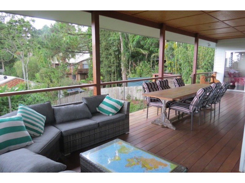 10 Bulgoon Crescent, Ocean Shores NSW 2483