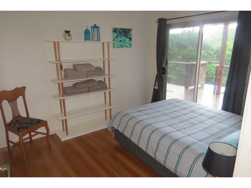 10 Bulgoon Crescent, Ocean Shores NSW 2483