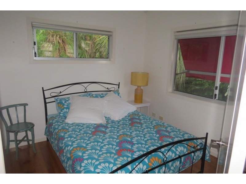 10 Bulgoon Crescent, Ocean Shores NSW 2483