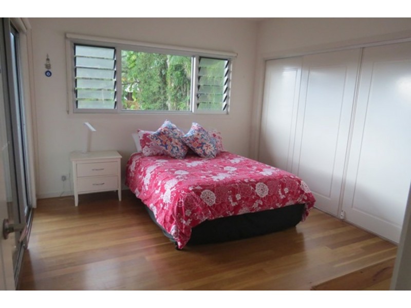 10 Bulgoon Crescent, Ocean Shores NSW 2483
