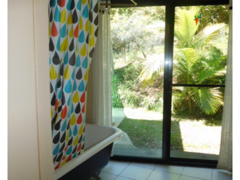 31 Coomburra Crescent, Ocean Shores NSW 2483