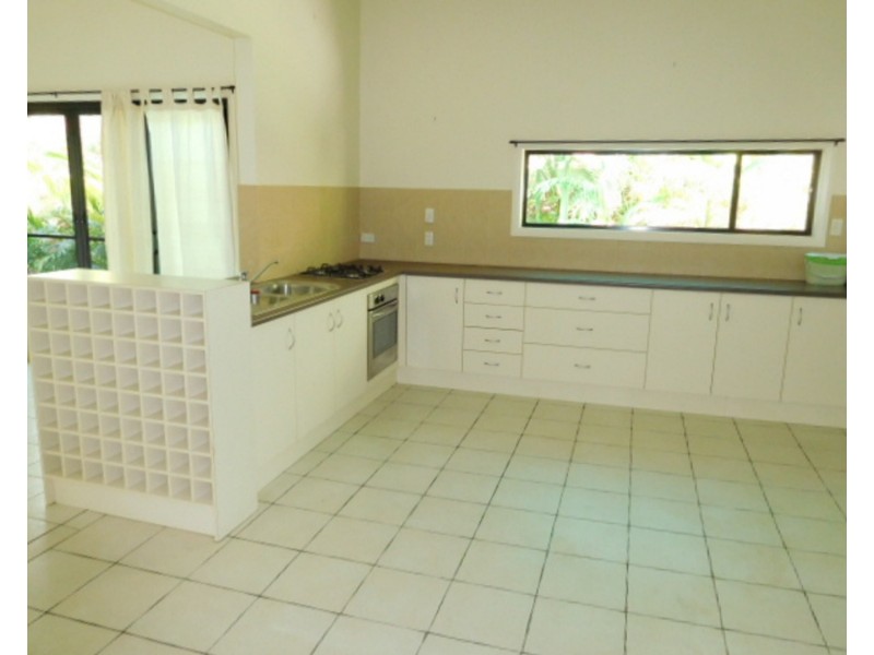 31 Coomburra Crescent, Ocean Shores NSW 2483