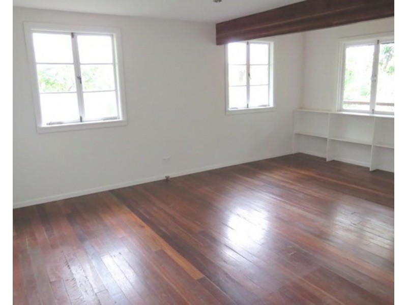 4 Tinbin Way, Ocean Shores NSW 2483