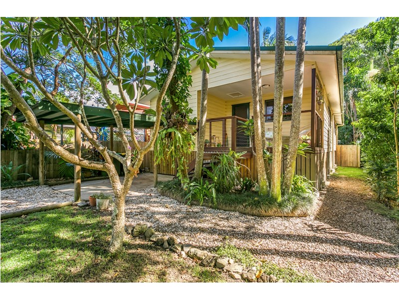 8 Elizabeth Avenue, South Golden Beach NSW 2483
