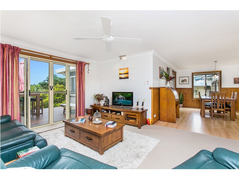 14 Yamble Drive, Ocean Shores NSW 2483