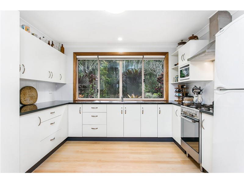 14 Yamble Drive, Ocean Shores NSW 2483