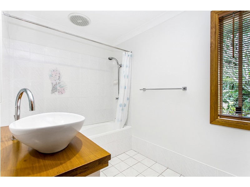 14 Yamble Drive, Ocean Shores NSW 2483