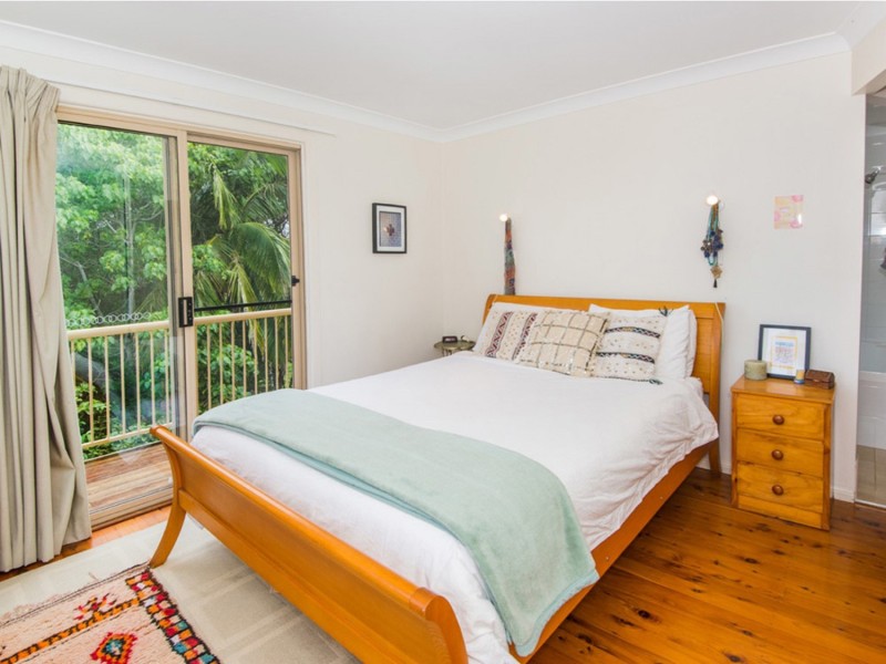 7 Yackatoon Court, Ocean Shores NSW 2483