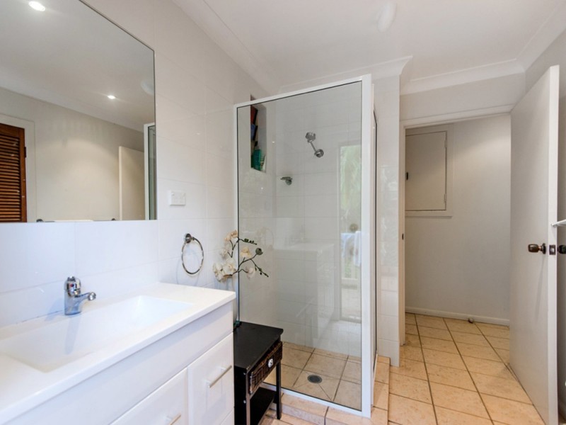 7 Yackatoon Court, Ocean Shores NSW 2483