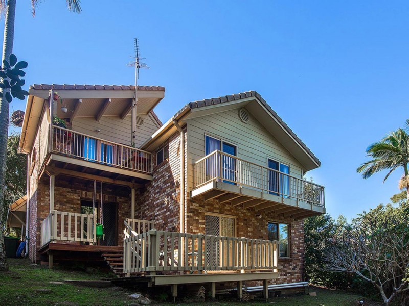 7 Yackatoon Court, Ocean Shores NSW 2483