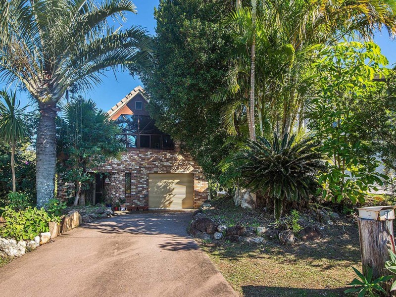 7 Yackatoon Court, Ocean Shores NSW 2483