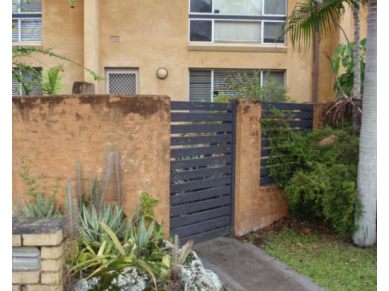 2/90 Rajah Road, Ocean Shores NSW 2483