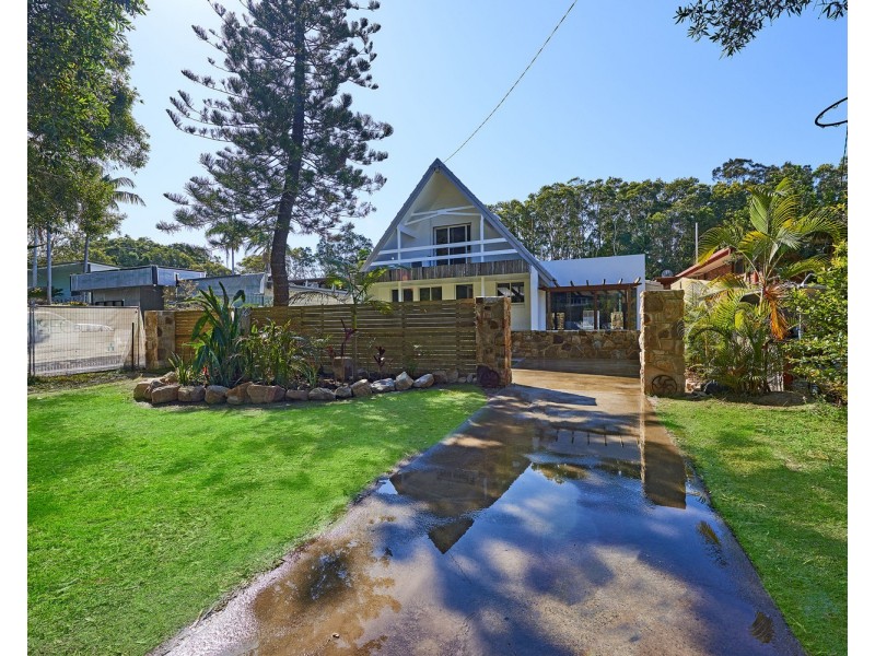 9 Gloria Street, South Golden Beach NSW 2483