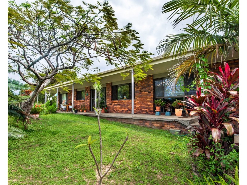 16 Aloota Crescent, Ocean Shores NSW 2483