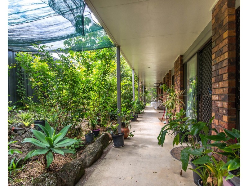 16 Aloota Crescent, Ocean Shores NSW 2483