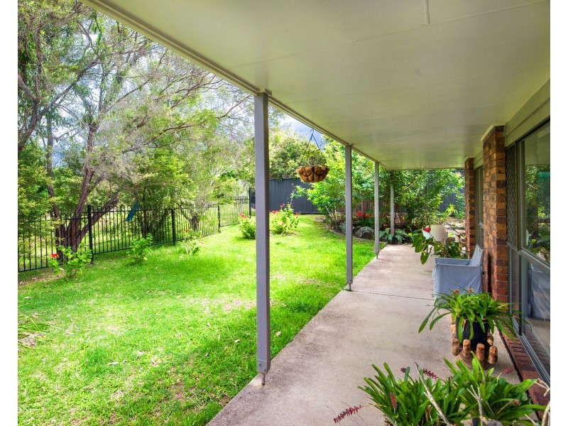 16 Aloota Crescent, Ocean Shores NSW 2483