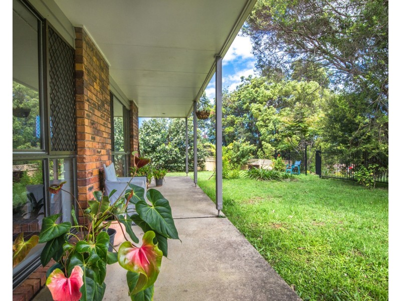 16 Aloota Crescent, Ocean Shores NSW 2483