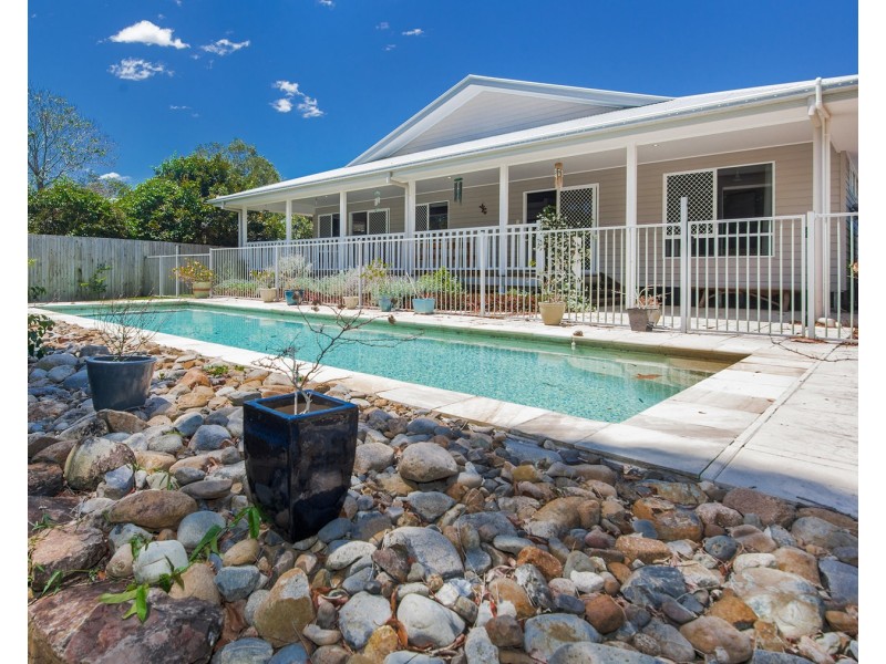 27 Natan Court, Ocean Shores NSW 2483