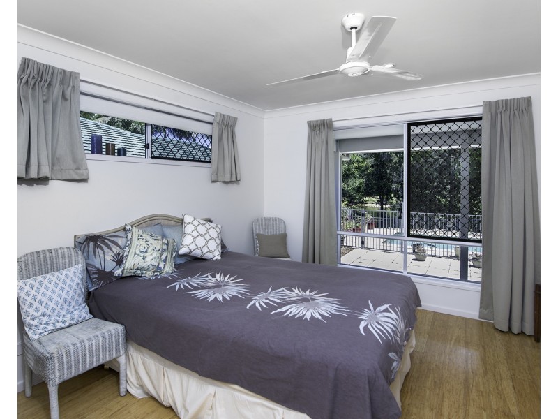 27 Natan Court, Ocean Shores NSW 2483