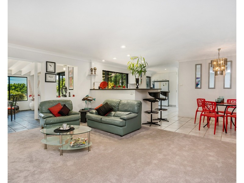 5 Harah Court, Ocean Shores NSW 2483