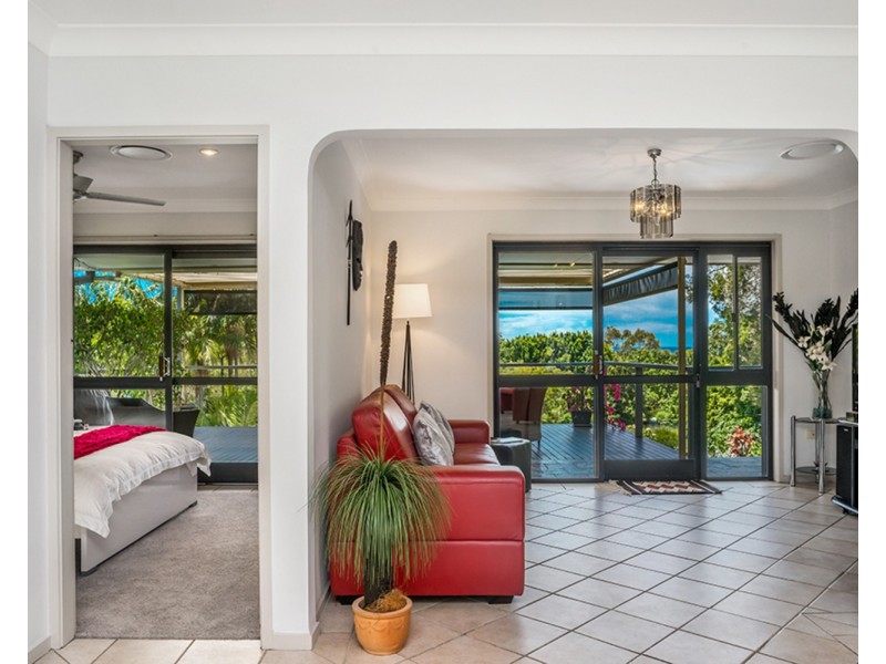 5 Harah Court, Ocean Shores NSW 2483