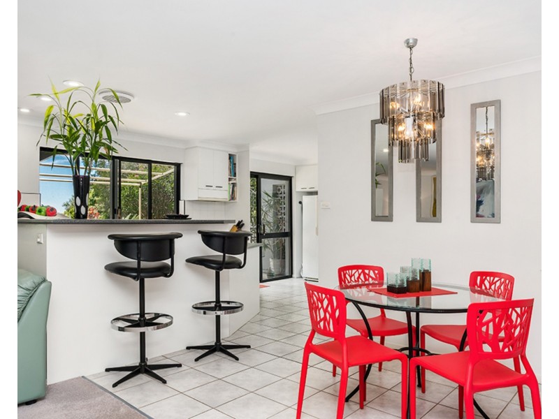 5 Harah Court, Ocean Shores NSW 2483