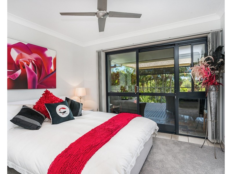 5 Harah Court, Ocean Shores NSW 2483