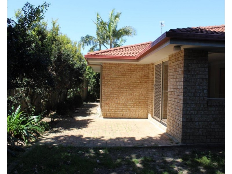 15a Balemo Drive, Ocean Shores NSW 2483