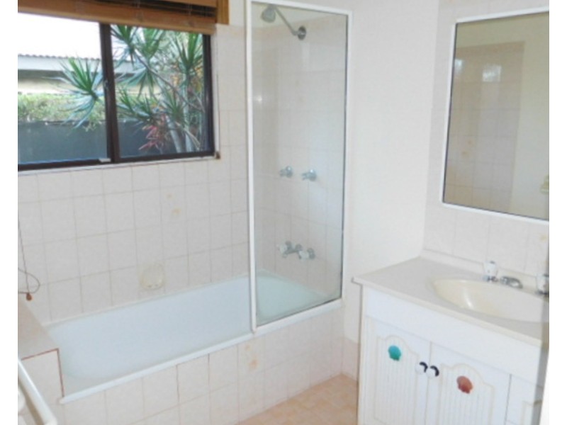 6 Elizabeth Avenue, South Golden Beach NSW 2483