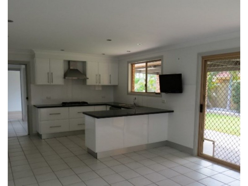 41 Kallaroo Circuit, Ocean Shores NSW 2483