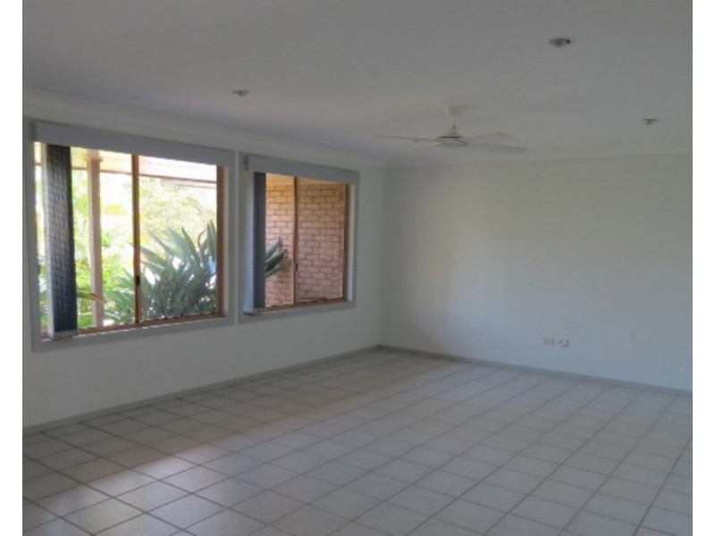 41 Kallaroo Circuit, Ocean Shores NSW 2483