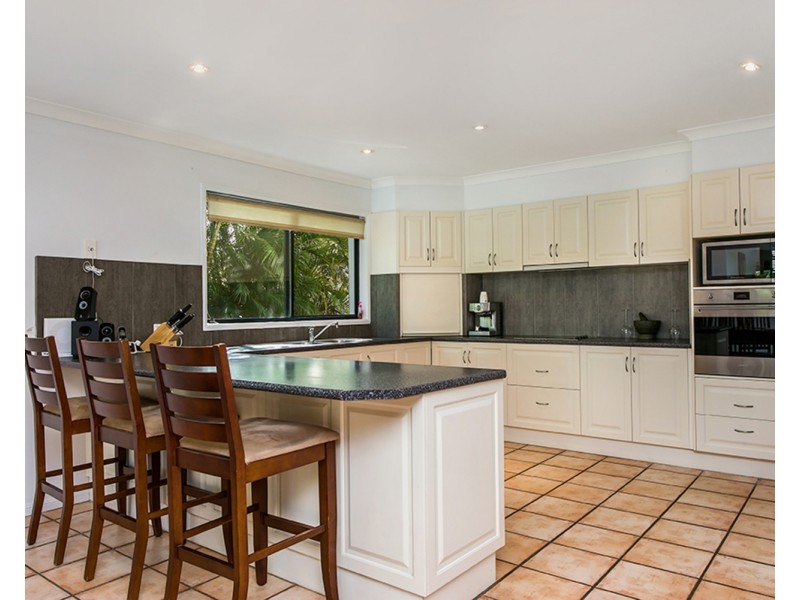 4 Dugun Court, Ocean Shores NSW 2483