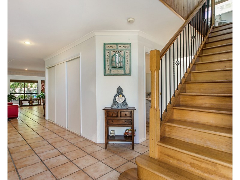 4 Dugun Court, Ocean Shores NSW 2483