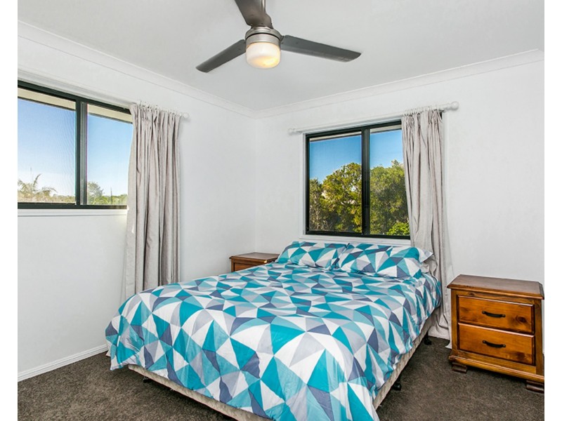 4 Dugun Court, Ocean Shores NSW 2483